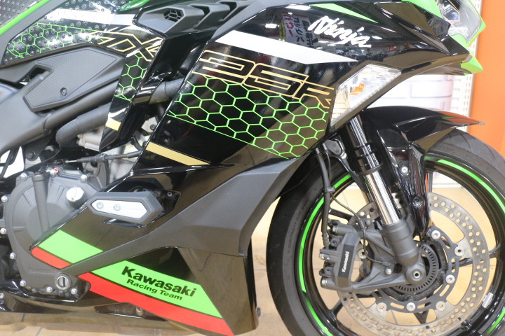 Ninja ZX-25R (2020-) タンクパッド タイプR --