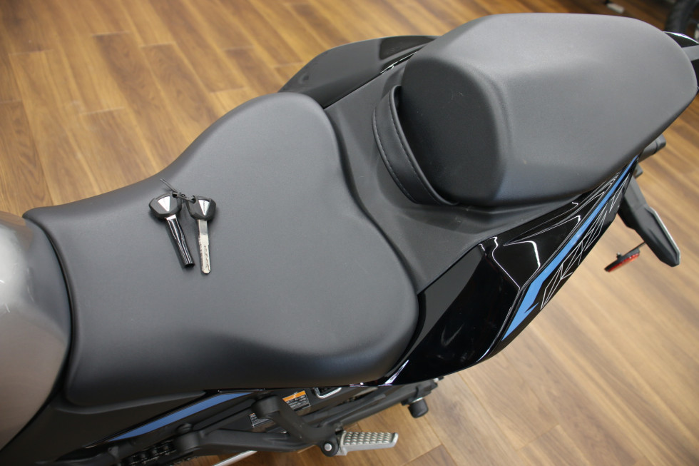 カワサキ ZX-25R SE 2024年モデル スライダー付き のほぼ