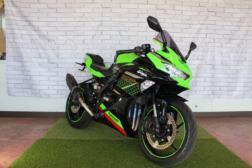 ★１８日まで限定お値下げ★ KAWASAKI Ninja ZX-25R メタリックスパークブラック｜株式会社