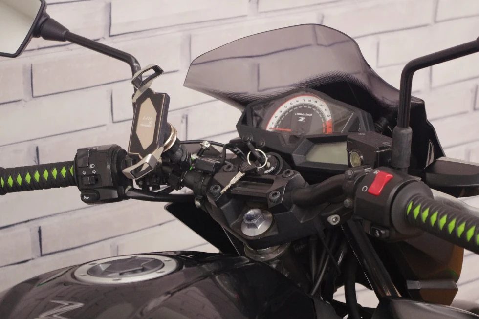 いけやんページ カワサキ Z250 2013年モデル ヨシムラスリップオンサイレンサー ETC