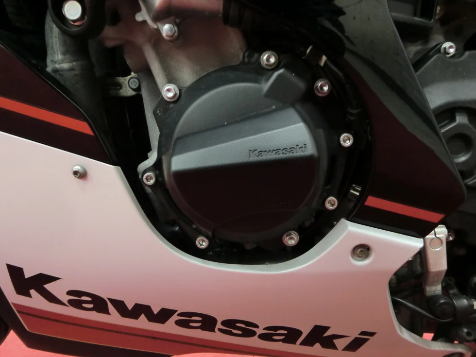 カワサキ ZX-10R 2022年式 純正OPスライダー、ニーパッド装着車！の