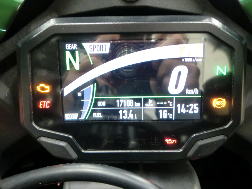 カワサキ ZX-10R 2022年式 純正OPスライダー、ニーパッド装着車！の