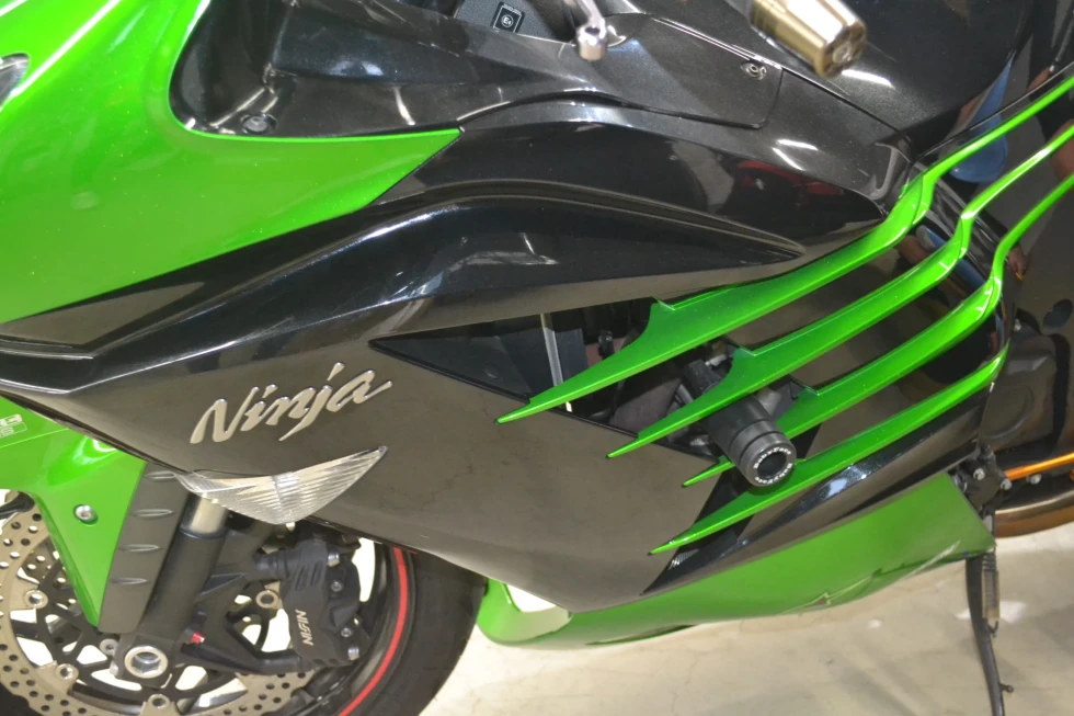 カワサキ ZX-14R ABS 【2014年モデル】BEET JAPANマフラー装備の詳細