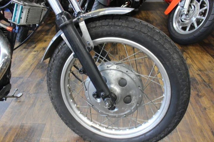ヤマハ SR400 【1994年モデル】1JR型 前後ドラムブレーキ カスタム多数
