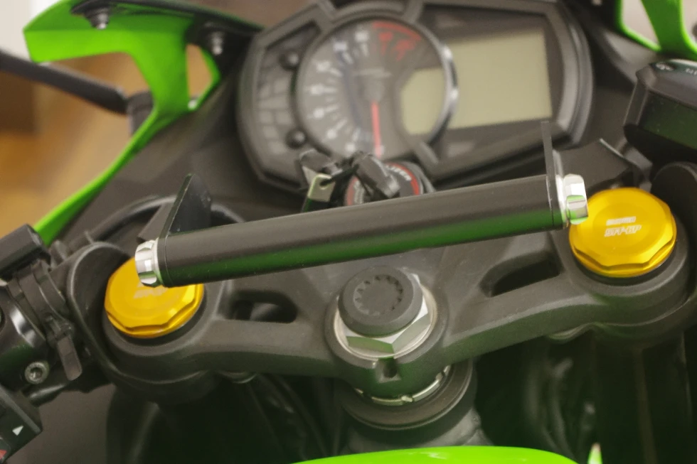 カワサキ ZX-25R SE 2022年モデル ETC マルチバー装備の詳細