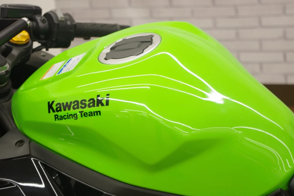 カワサキ ZX-25R SE 2022年モデル ETC マルチバー装備の詳細