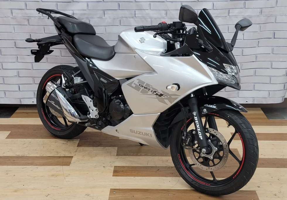 バイクを探す | 中古・新車バイクの販売・買取【バイク館SOX】