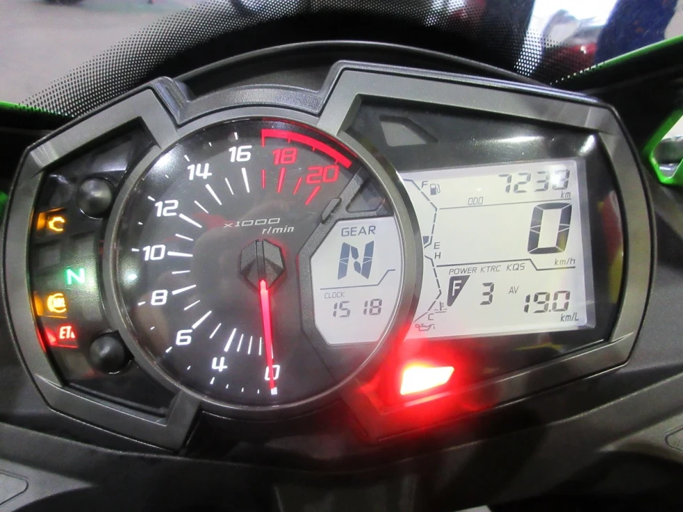 カワサキ ZX-25R SE 【マルチバー エンジンスライダー ETC装備】☆価格