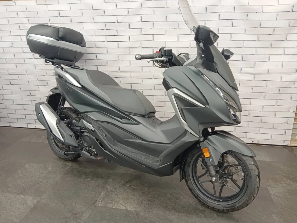 ホンダ FORZAのバイク | 中古・新車バイクの販売・買取【バイク館SOX】