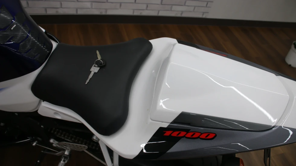 スズキ GSX-R1000 2003年モデル 逆輸入車 ETC シングルシートカウル