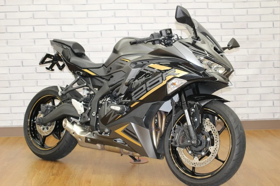 カワサキ ZX-25R SE 【2022年モデル／テールランプ／フェンダーレス