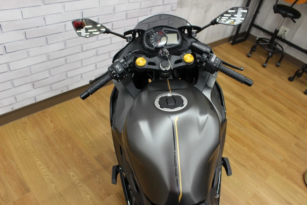 カワサキ ZX-25R SE 【2022年モデル／テールランプ／フェンダーレス